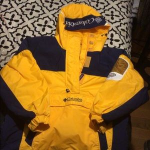 Columbia Sportswear Company Coat/Hoodie/Jacket
